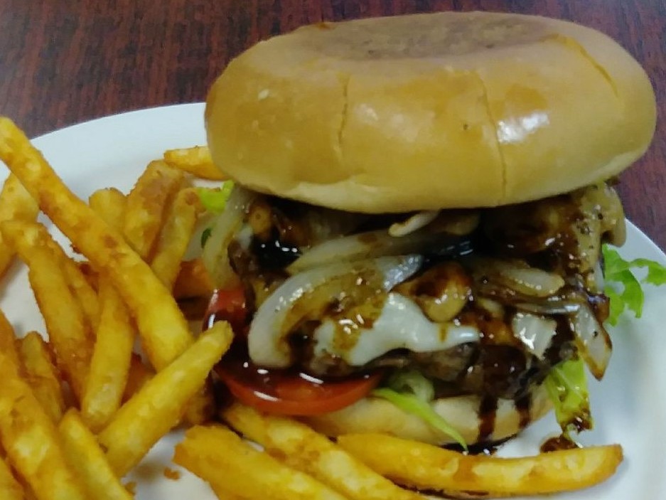 Compadres Whiskey Mountain Brew Steak Sauce Burger